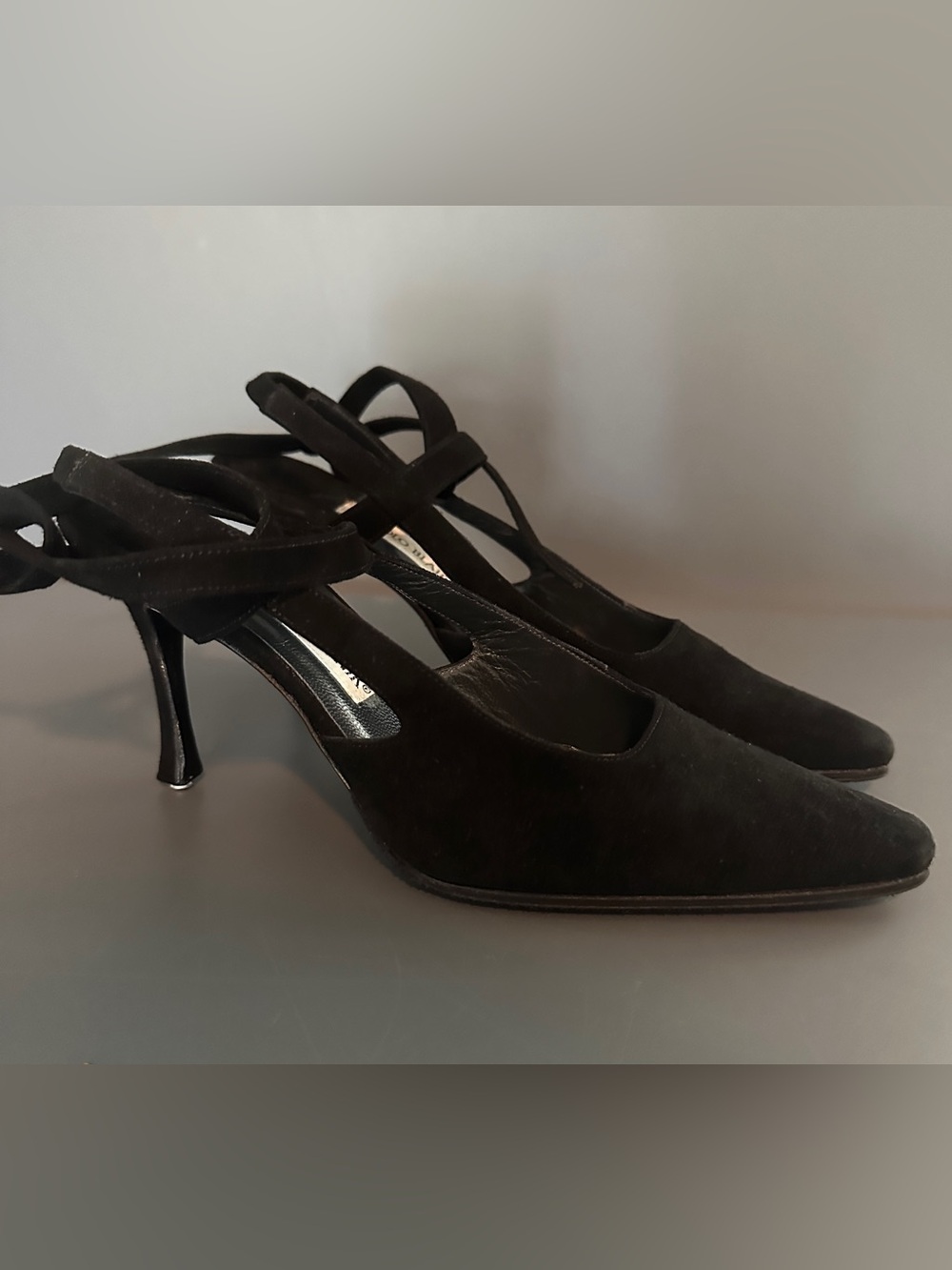 Vintage Manolo Blahnik Black Suede Slingback Wrap Ankle Pumps 35.5 Italy